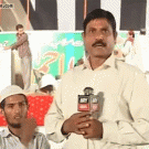 Pakistani reporter slaps kid