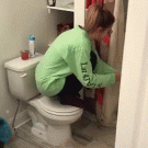 Girls use teamwork to remove rat from house