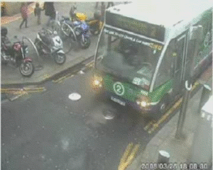 1241525989_traffic_pole_accident.gif