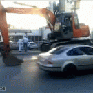 Excavator gets off platform on its own