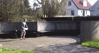 1377796185_double_wall_ride_frisbee_trick_shot.gif
