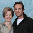 Luke Perry posing at DragonCon