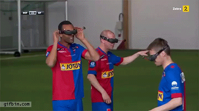 playing-virtual-reality-football.gif