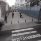 Police tries to break up street fight