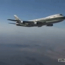 Boeing 747 drops water in mid-flight
