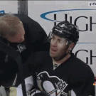 Hockey player pulls own tooth out (Pascal Dupuis)